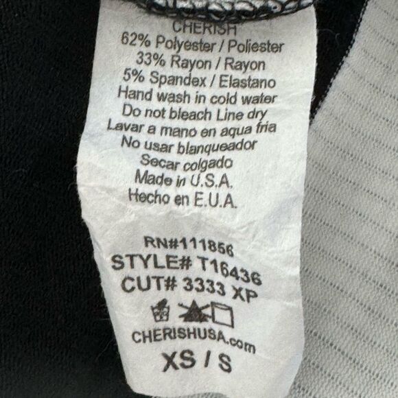 Timeless! Cherish black & white soft & flowy top! - Picture 13 of 13